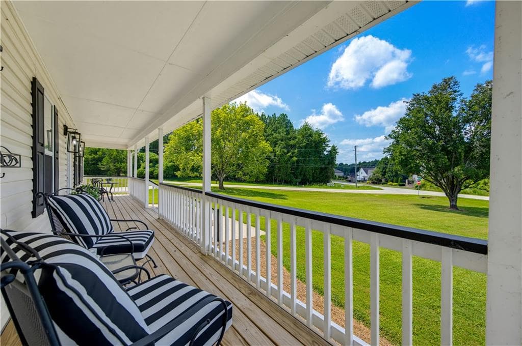 3 bedroom, 2 bathroom, 1,320 sq ft single family residence for sale at 15 Davis Road, Jefferson, GA 30549 — photo 7
