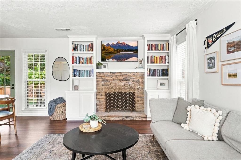 4 bedroom, 3 bathroom, 2,121 sq ft single family residence under contract at 3590 Steve Drive, Marietta, GA 30064 — photo 6