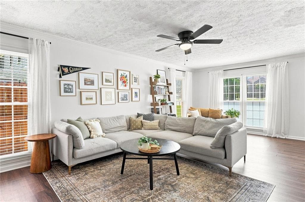 4 bedroom, 3 bathroom, 2,121 sq ft single family residence under contract at 3590 Steve Drive, Marietta, GA 30064 — photo 5