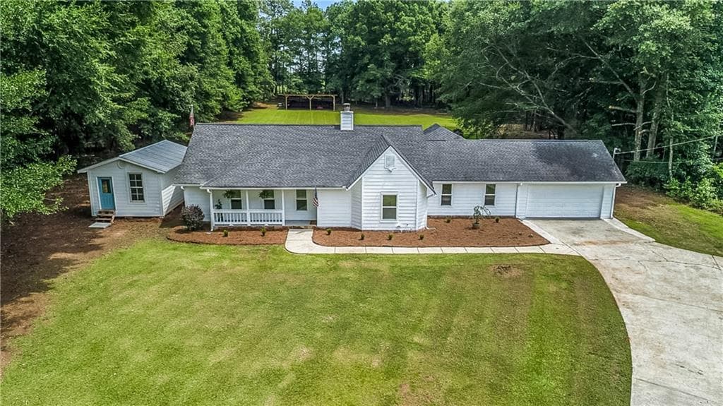 4 bedroom, 3 bathroom, 2,644 sq ft single family residence sold at 135 Dixie Lane, Covington, GA 30014