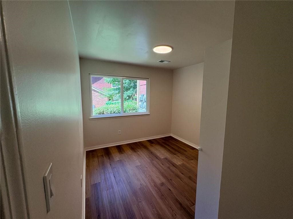 2 bedroom, 1 bathroom, 807 sq ft townhouse for rent at 25 Country Court, Alpharetta, GA 30005 for $1,875 a month — photo 8