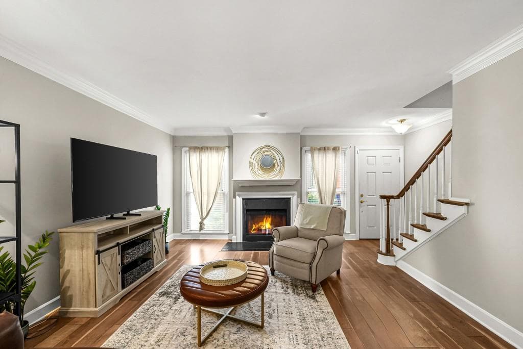 2 bedroom, 3 bathroom, 1,366 sq ft townhouse for sale at 7500 Roswell Road 30, Sandy Springs, GA 30350 — photo 6