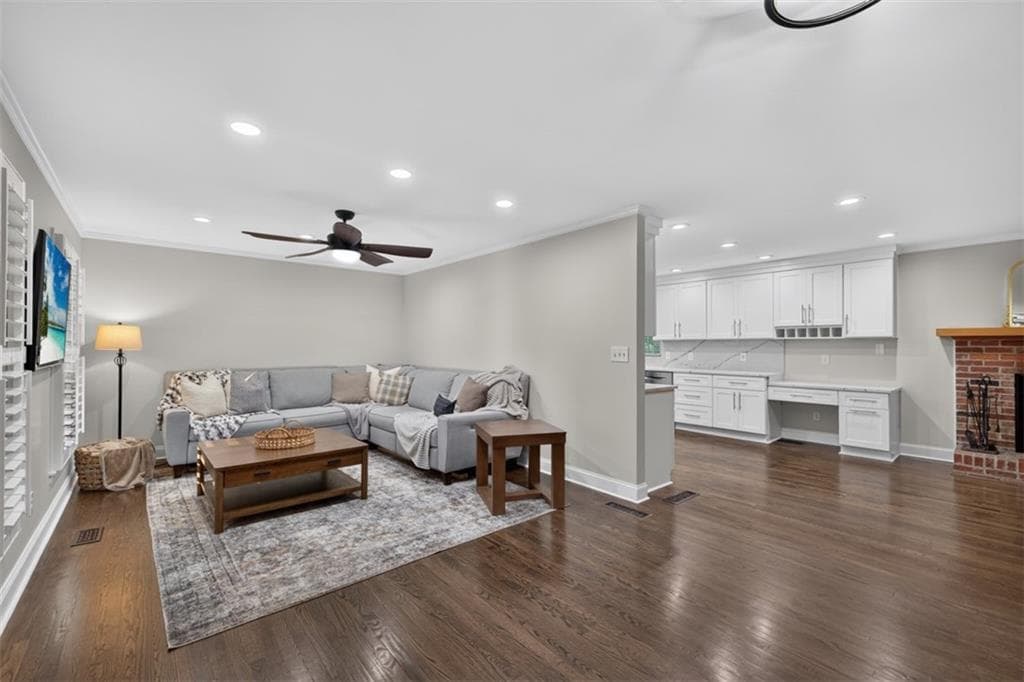 3 bedroom, 3 bathroom, 1,765 sq ft single family residence for sale at 327 Dickson Drive, Jefferson, GA 30549 — photo 2