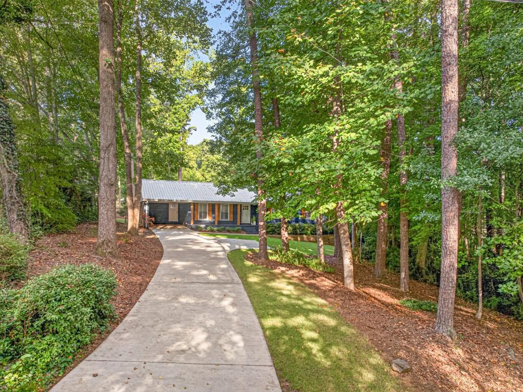 3 bedroom, 3 bathroom, 1,765 sq ft single family residence for sale at 327 Dickson Drive, Jefferson, GA 30549 — photo 9