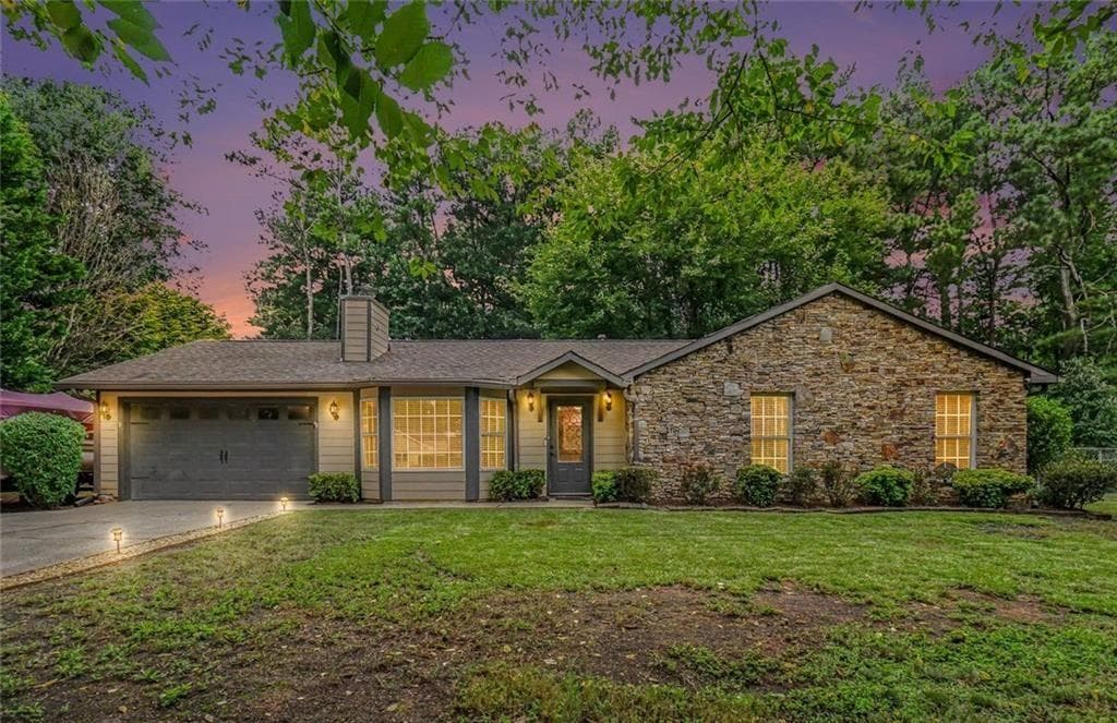 3 bedroom, 2 bathroom, 1,385 sq ft single family residence under contract at 2713 Post Oak Drive, Marietta, GA 30062 — photo 3