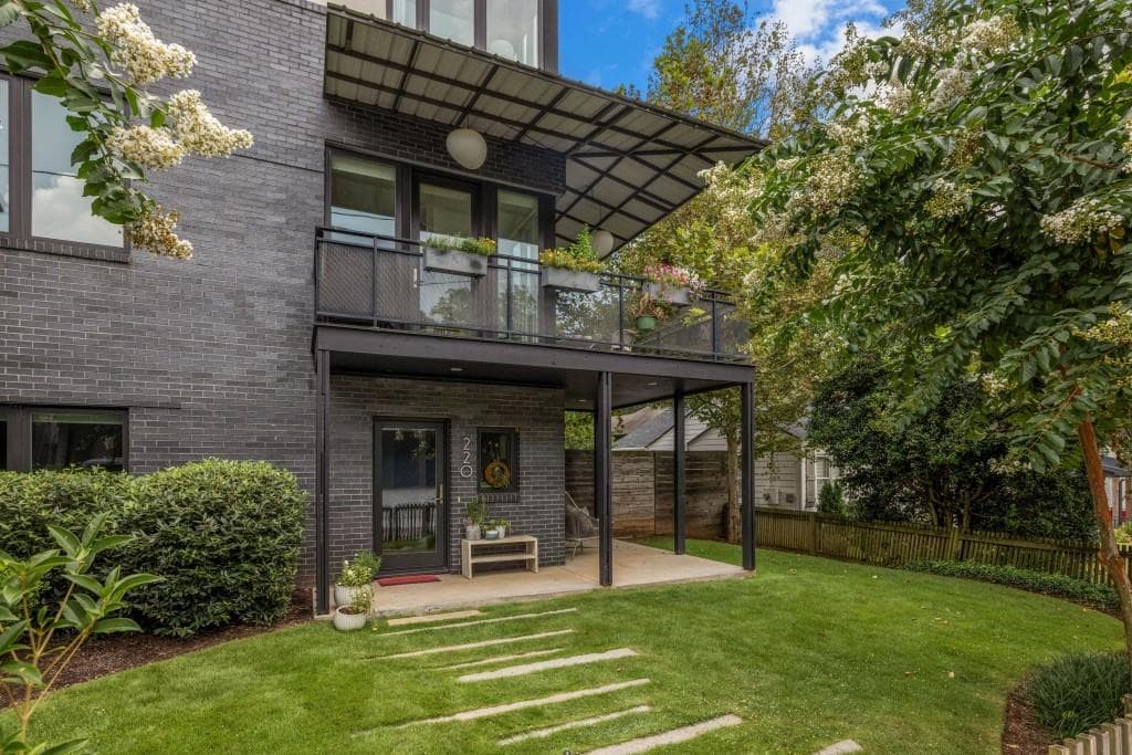 4 bedroom, 4 bathroom, 2,870 sq ft townhouse for sale at 220 Wilbur Avenue, Atlanta, GA 30316 — photo 2