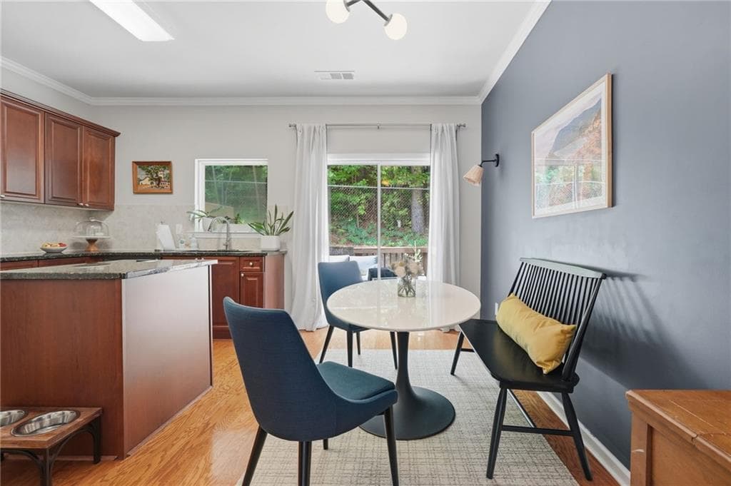 2 bedroom, 3 bathroom, 1,326 sq ft townhouse for sale at 1448 Liberty Parkway 2212, Atlanta, GA 30318 — photo 6