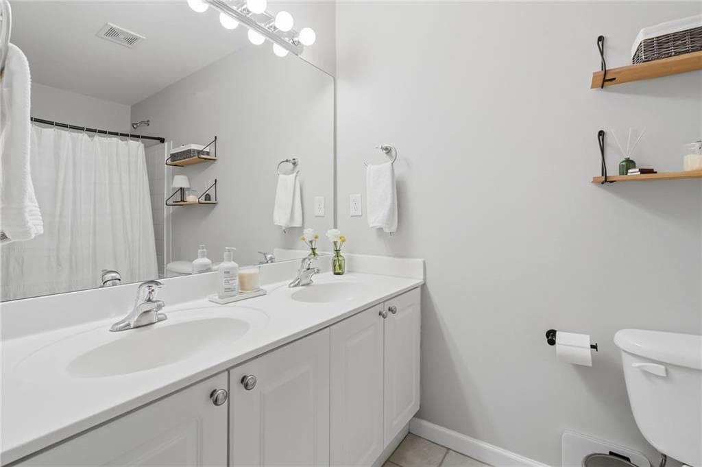 2 bedroom, 3 bathroom, 1,326 sq ft townhouse for sale at 1448 Liberty Parkway 2212, Atlanta, GA 30318 — photo 9