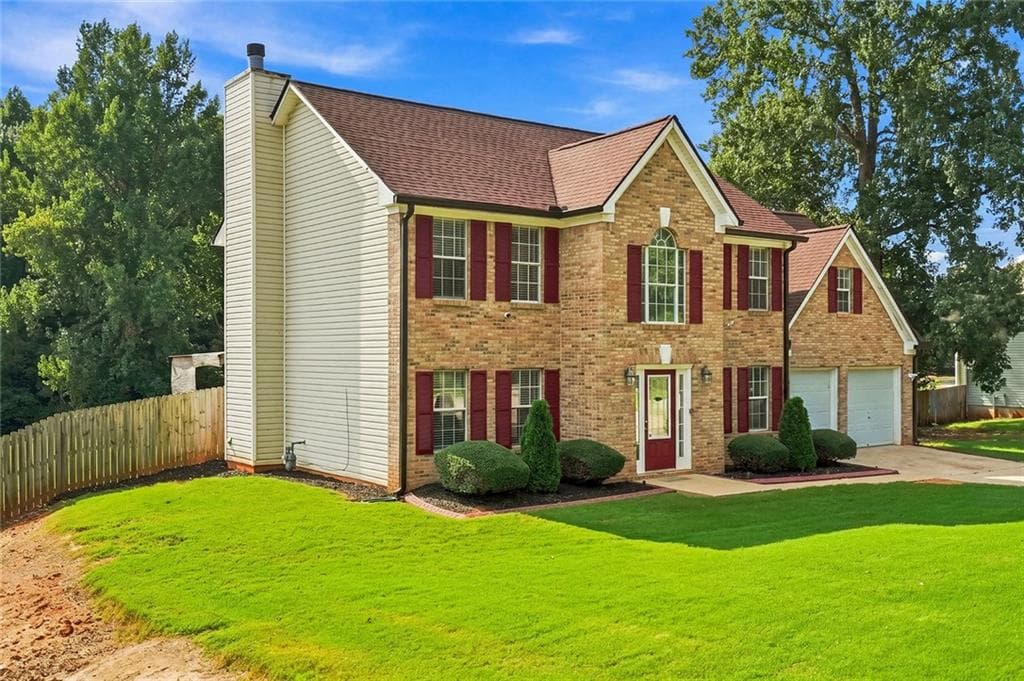 4 bedroom, 3 bathroom, 2,167 sq ft single family residence under contract at 304 Waterfront Drive, Mcdonough, GA 30253 — photo 2