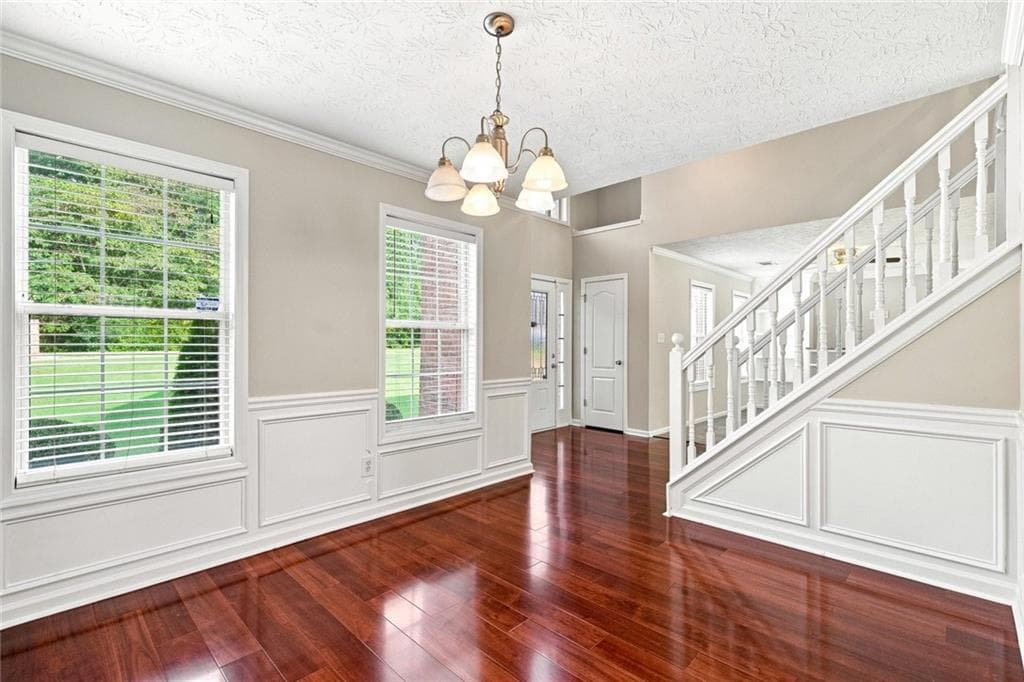 4 bedroom, 3 bathroom, 2,167 sq ft single family residence under contract at 304 Waterfront Drive, Mcdonough, GA 30253 — photo 3