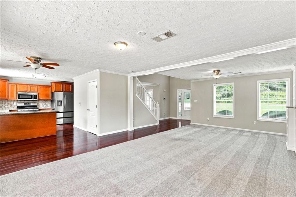 4 bedroom, 3 bathroom, 2,167 sq ft single family residence under contract at 304 Waterfront Drive, Mcdonough, GA 30253 — photo 6
