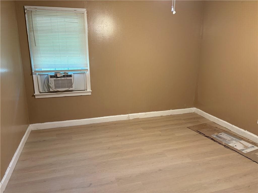 3 bedroom, 3 bathroom, 1,248 sq ft single family residence for sale at 309 Glen Iris Drive, Monroe, GA 30655 — photo 7