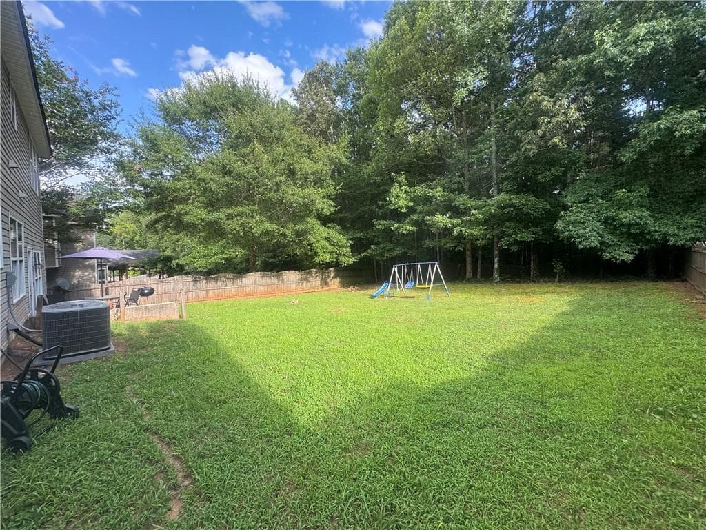 4 bedroom, 3 bathroom, 2,322 sq ft single family residence for sale at 1043 Summer Cypress Drive, Villa Rica, GA 30180 — photo 6
