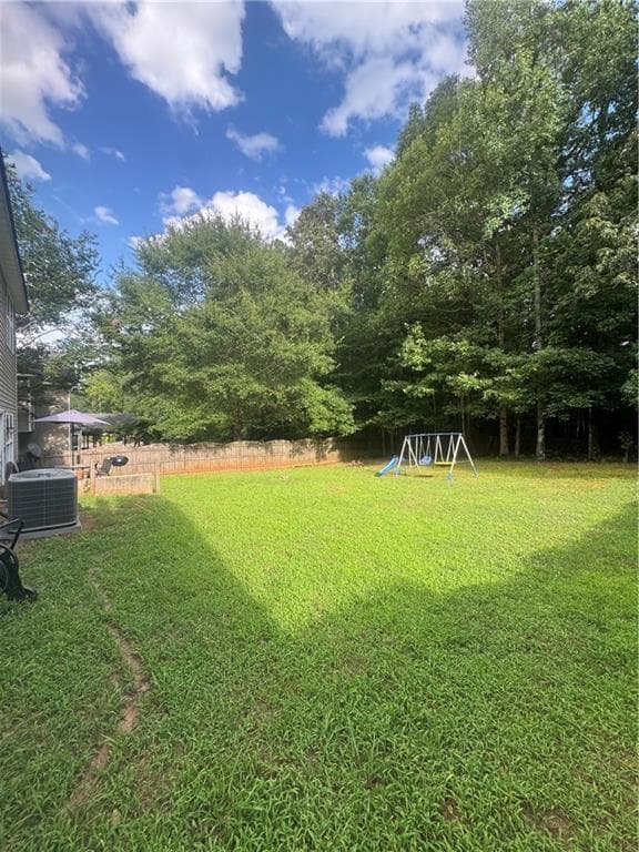 4 bedroom, 3 bathroom, 2,322 sq ft single family residence for sale at 1043 Summer Cypress Drive, Villa Rica, GA 30180 — photo 7