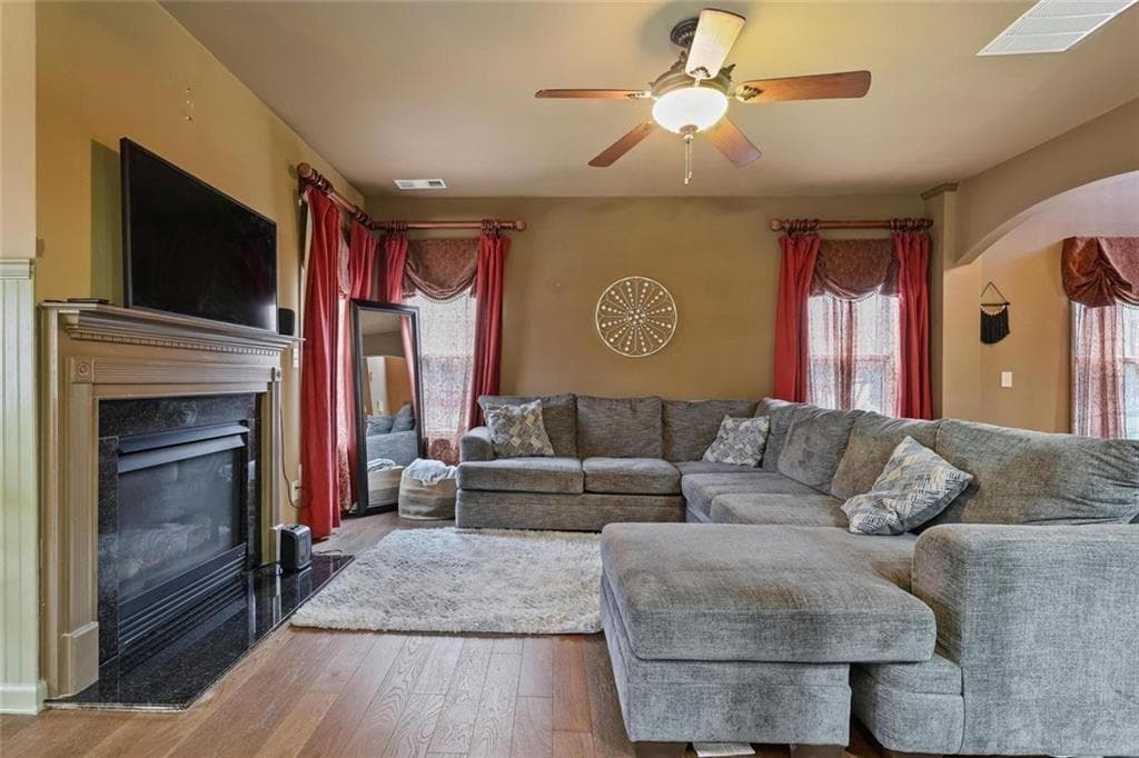 3 bedroom, 3 bathroom, 1,978 sq ft condominium under contract at 1951 Bay Beauty Lane, Austell, GA 30106 — photo 4