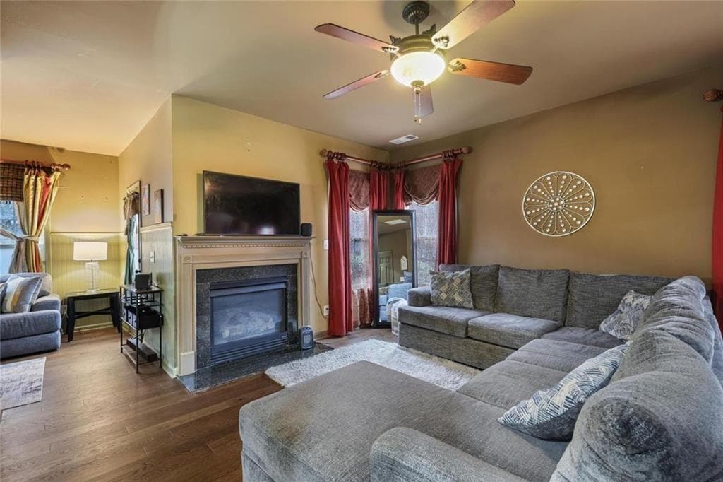 3 bedroom, 3 bathroom, 1,978 sq ft condominium under contract at 1951 Bay Beauty Lane, Austell, GA 30106 — photo 5