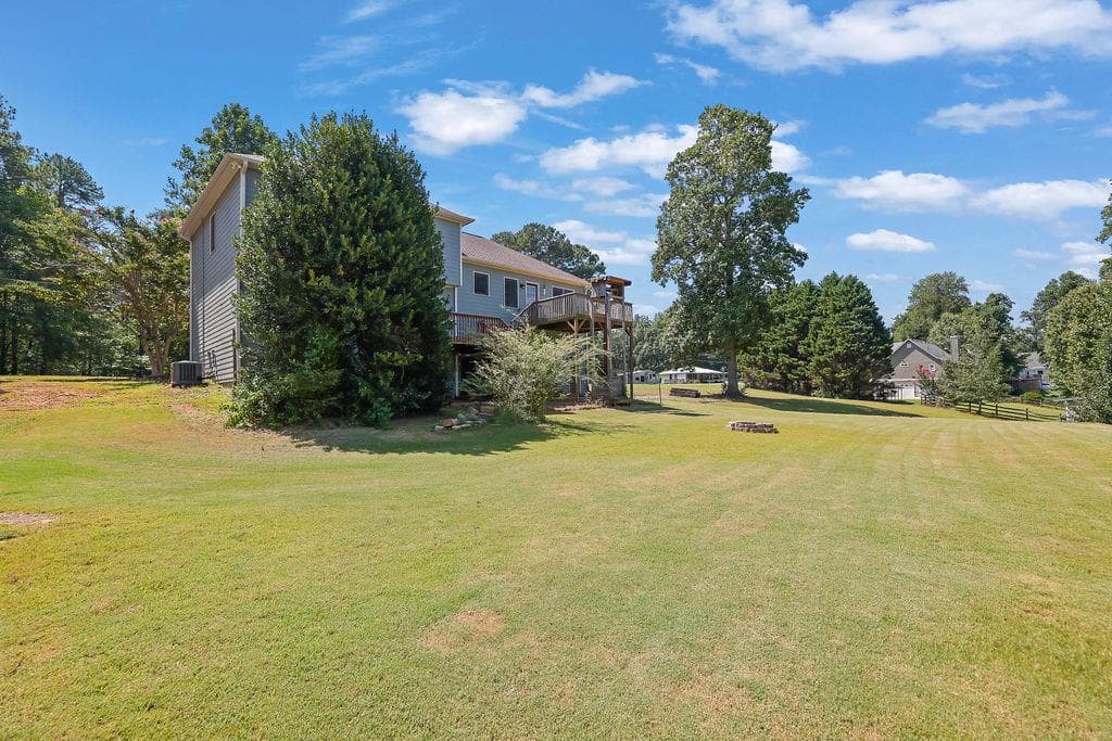 4 bedroom, 3 bathroom, 2,378 sq ft single family residence under contract at 200 Fate Conn Road, Canton, GA 30114 — photo 8