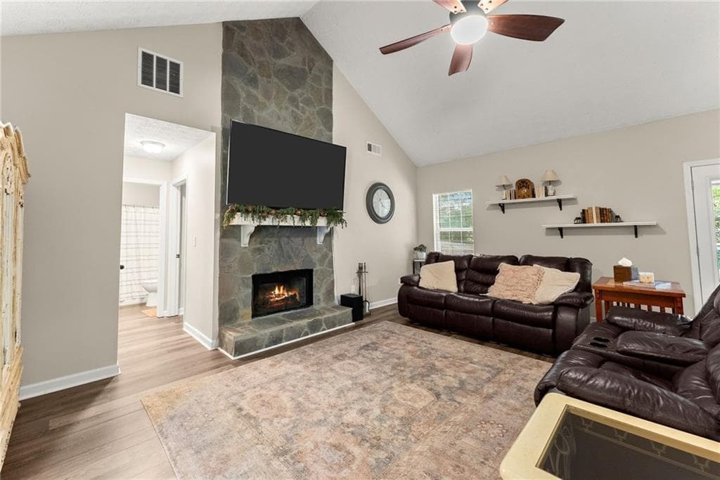 3 bedroom, 2 bathroom, 1,482 sq ft single family residence under contract at 4444 Bos Way, Loganville, GA 30052 — photo 4