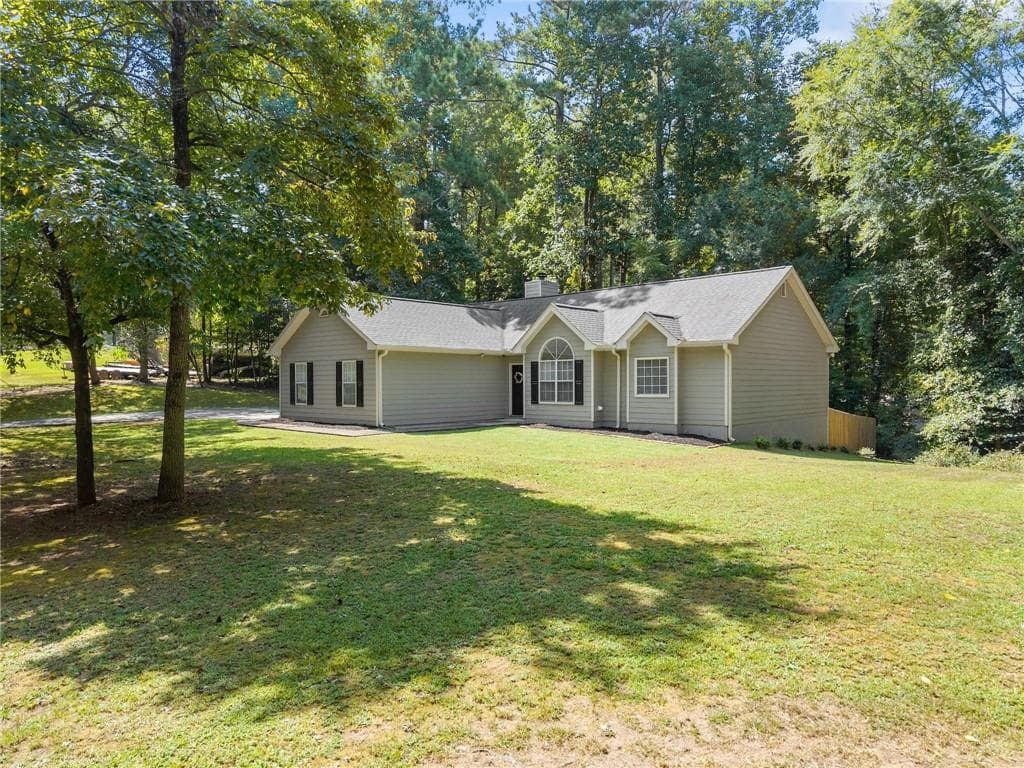 3 bedroom, 2 bathroom, 1,482 sq ft single family residence under contract at 4444 Bos Way, Loganville, GA 30052 — photo 3