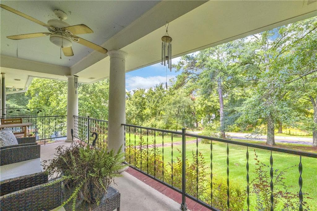 3 bedroom, 3 bathroom, 1,804 sq ft single family residence under contract at 136 Frazier Hill Road, Bishop, GA 30621 — photo 2