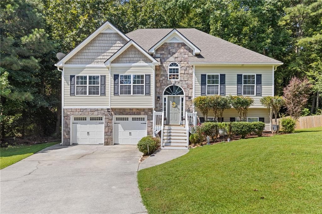 5 bedroom, 2 bathroom, 2,615 sq ft single family residence for sale at 102 Reservation View, Dallas, GA 30132 — photo 1 of 41
