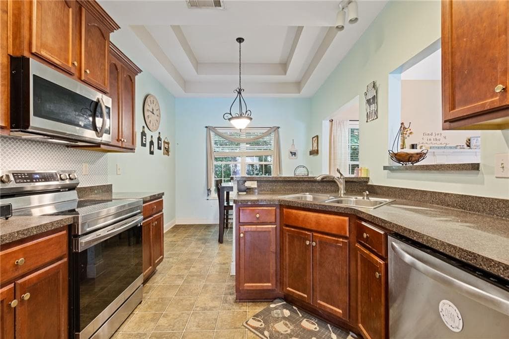5 bedroom, 2 bathroom, 2,615 sq ft single family residence for sale at 102 Reservation View, Dallas, GA 30132 — photo 8