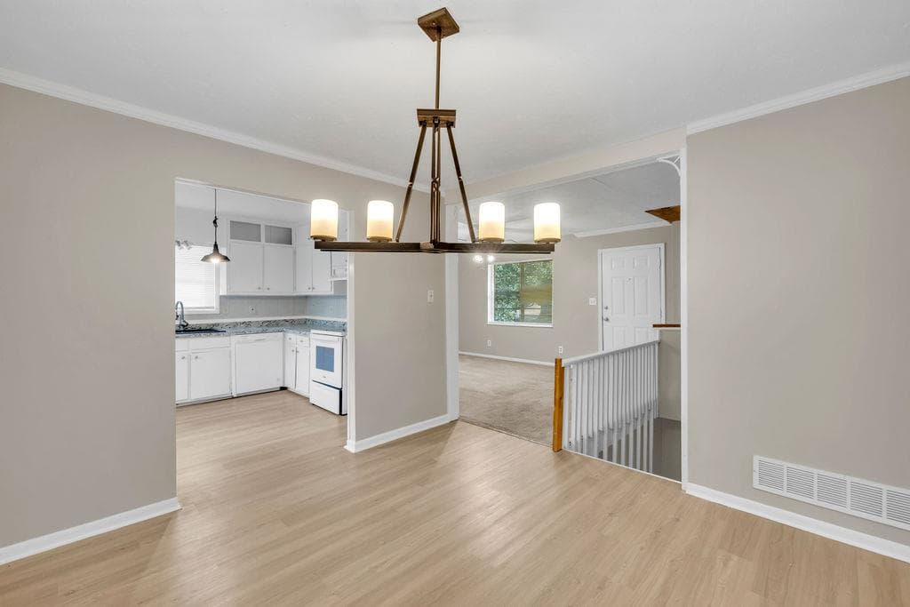 3 bedroom, 2 bathroom, 1,693 sq ft single family residence for sale at 6310 Short Street, Austell, GA 30168 — photo 7