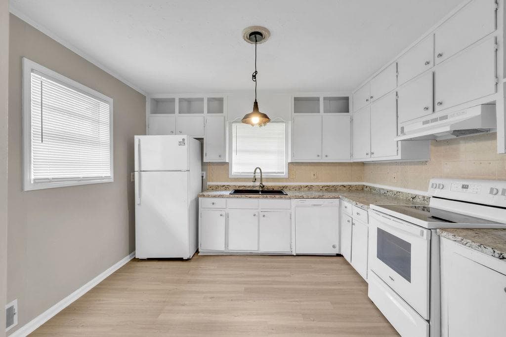 3 bedroom, 2 bathroom, 1,693 sq ft single family residence for sale at 6310 Short Street, Austell, GA 30168 — photo 8