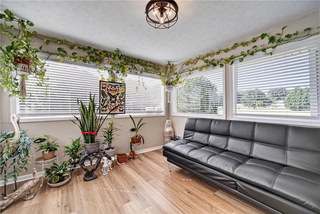 3 bedroom, 2 bathroom, 1,589 sq ft single family residence for sale at 3520 Camelot Court, Loganville, GA 30052 — photo 5