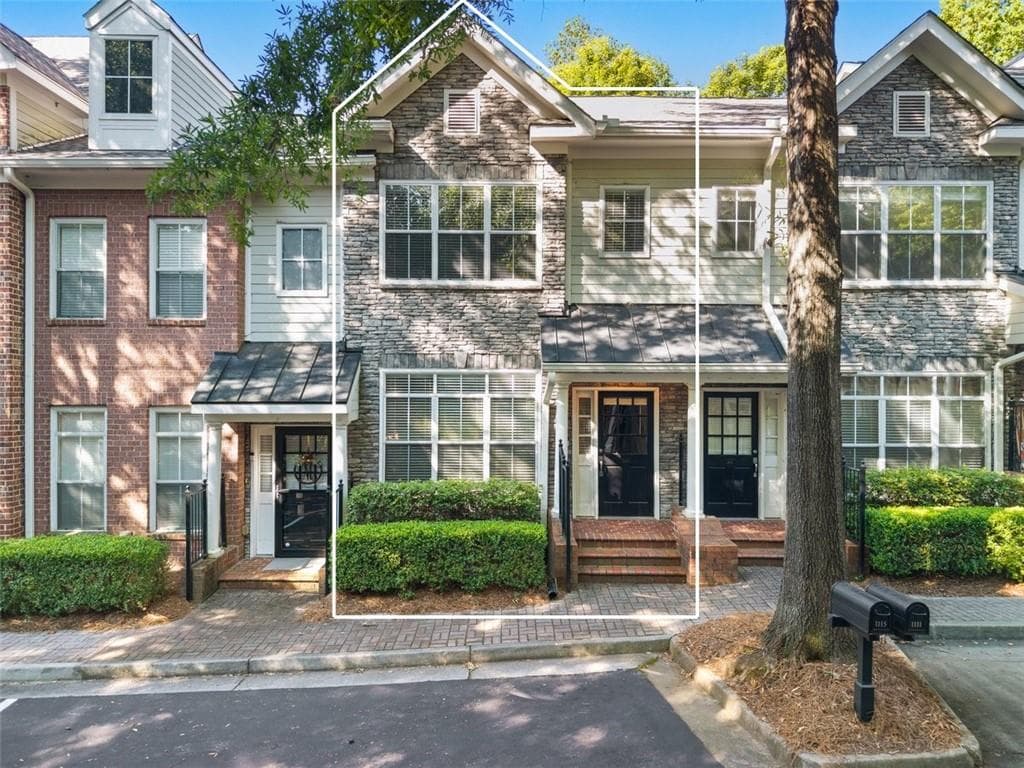 1 bedroom, 2 bathroom, 1,224 sq ft home for sale at 1115 Glenridge Place, Sandy Springs, GA