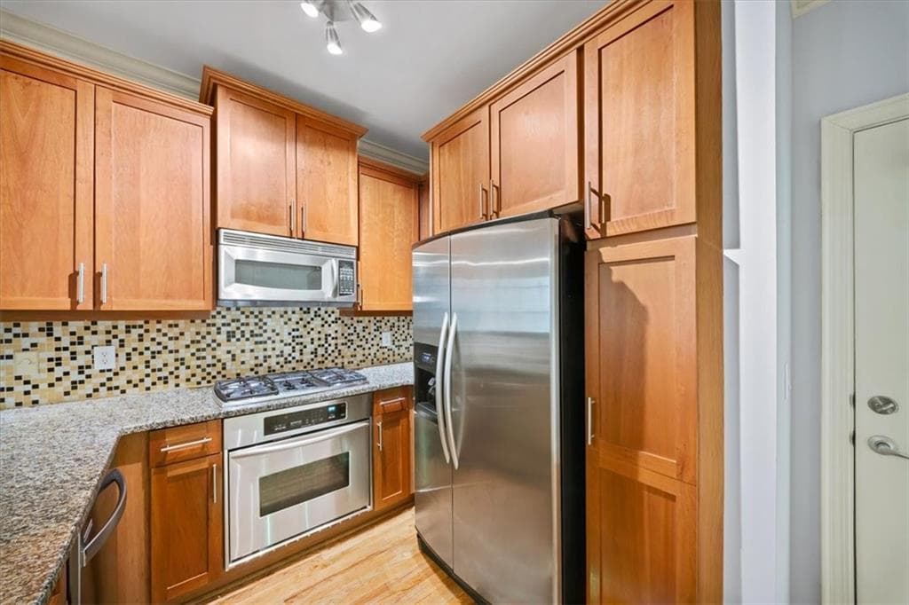 1 bedroom, 2 bathroom, 1,224 sq ft townhouse for sale at 1115 Glenridge Place, Sandy Springs, GA 30342 — photo 7