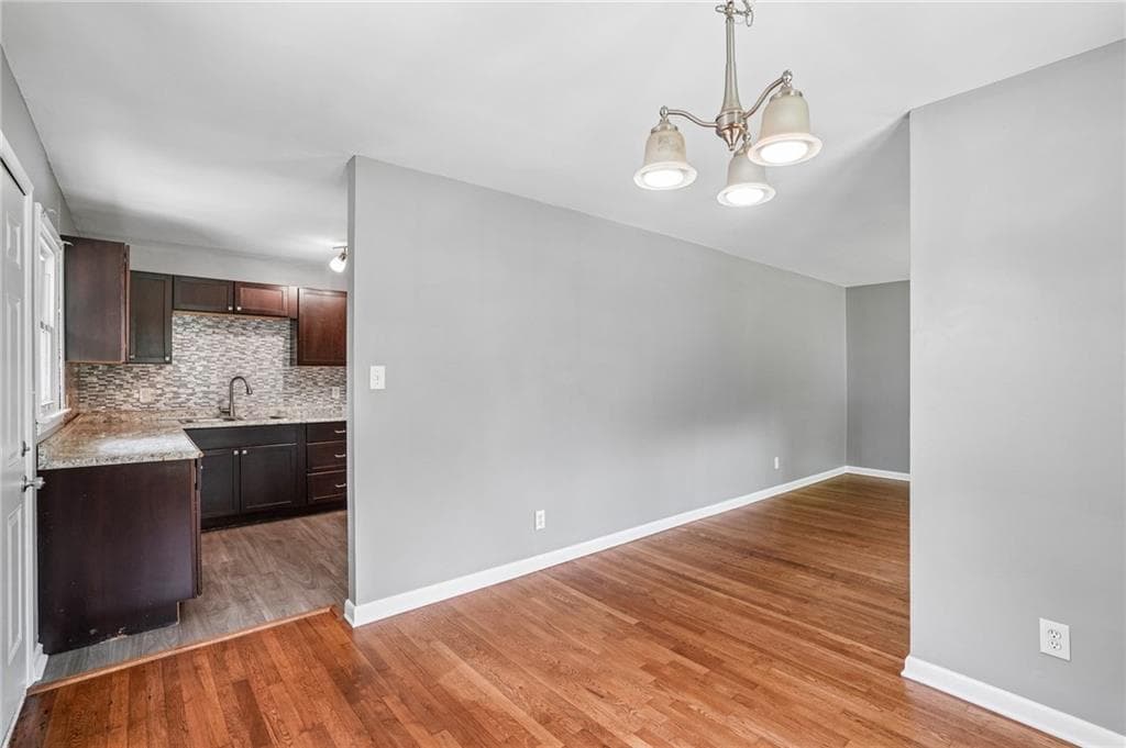 3 bedroom, 1 bathroom, 1,077 sq ft single family residence for sale at 655 Albert Street, Atlanta, GA 30318 — photo 7