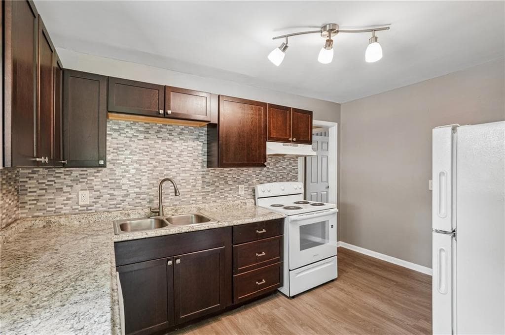 3 bedroom, 1 bathroom, 1,077 sq ft single family residence for sale at 655 Albert Street, Atlanta, GA 30318 — photo 8
