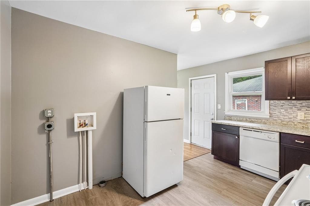 3 bedroom, 1 bathroom, 1,077 sq ft single family residence for sale at 655 Albert Street, Atlanta, GA 30318 — photo 9