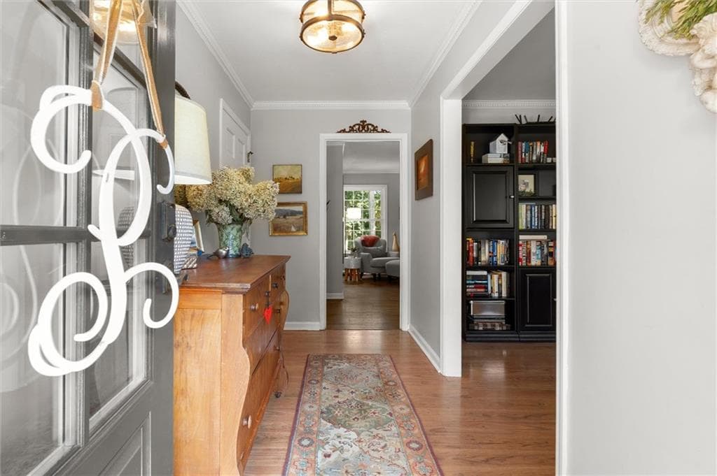 3 bedroom, 3 bathroom, 2,188 sq ft single family residence under contract at 2954 Carolyn Street, Marietta, GA 30062 — photo 5