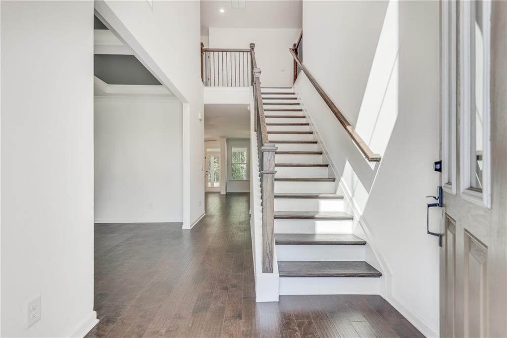 5 bedroom, 3 bathroom, 2,534 sq ft single family residence for sale at 1440 Trident Maple, Lawrenceville, GA 30045 — photo 3