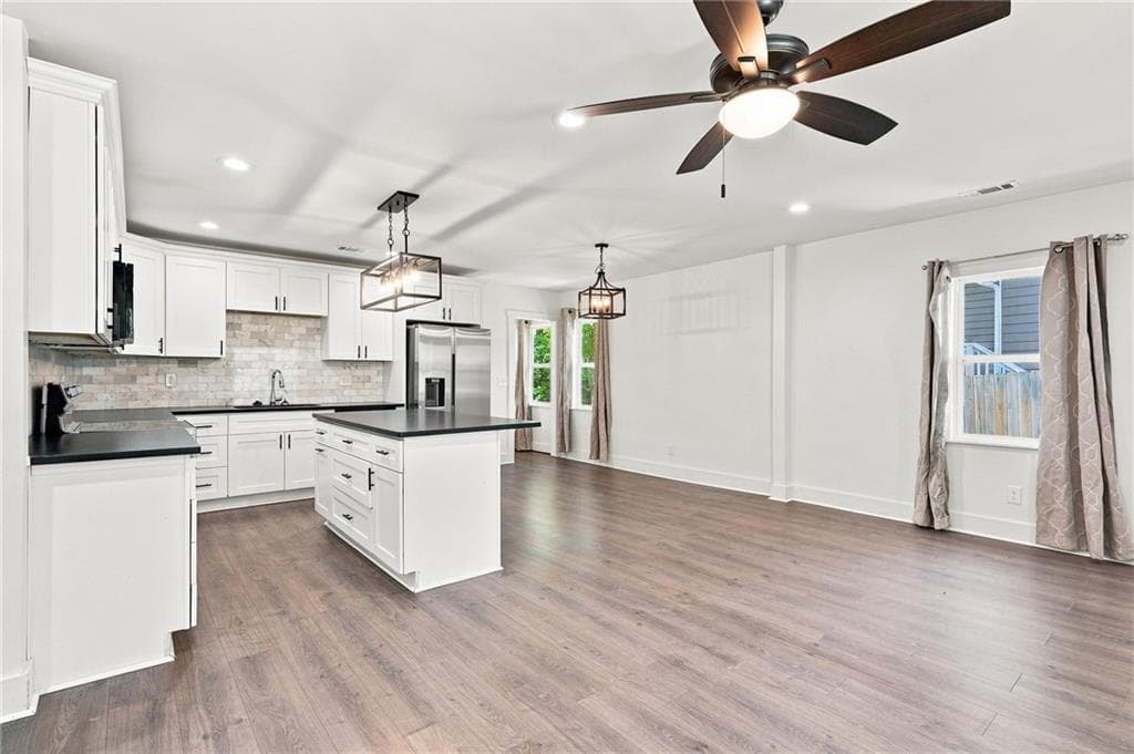 4 bedroom, 3 bathroom, 1,536 sq ft single family residence for sale at 2020 North Avenue, Atlanta, GA 30318 — photo 4