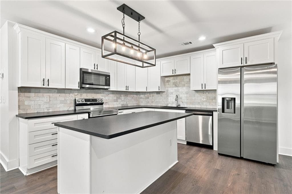 4 bedroom, 3 bathroom, 1,536 sq ft single family residence for sale at 2020 North Avenue, Atlanta, GA 30318 — photo 9