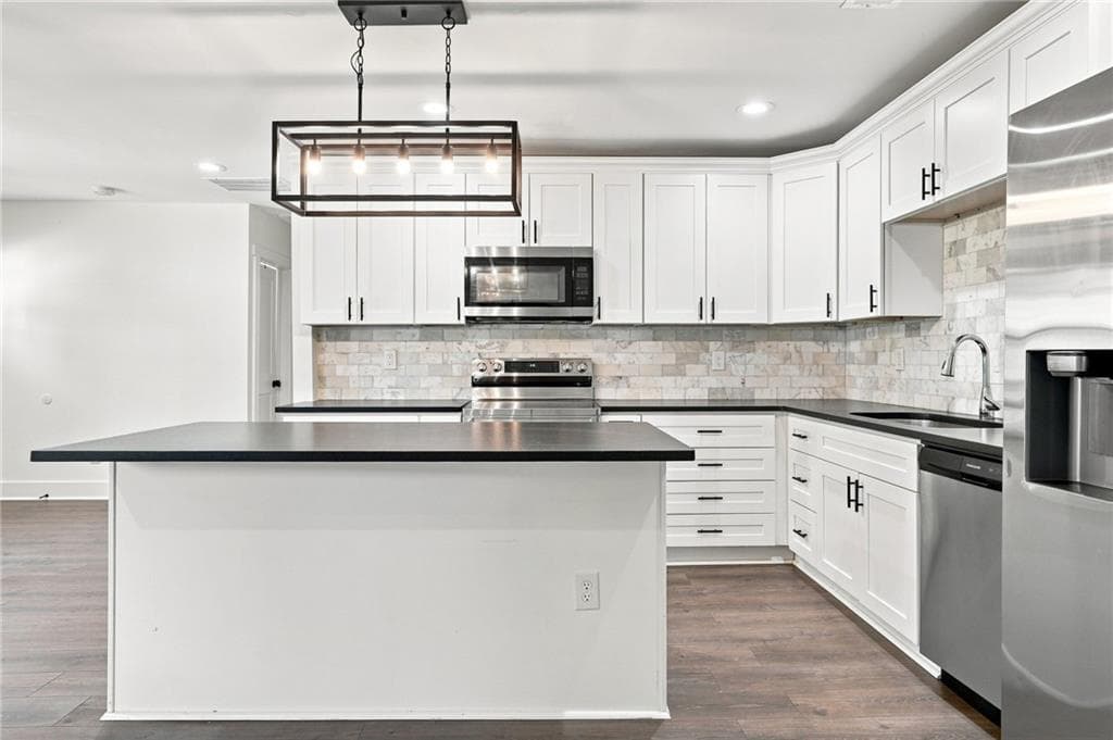 4 bedroom, 3 bathroom, 1,536 sq ft single family residence for sale at 2020 North Avenue, Atlanta, GA 30318 — photo 10
