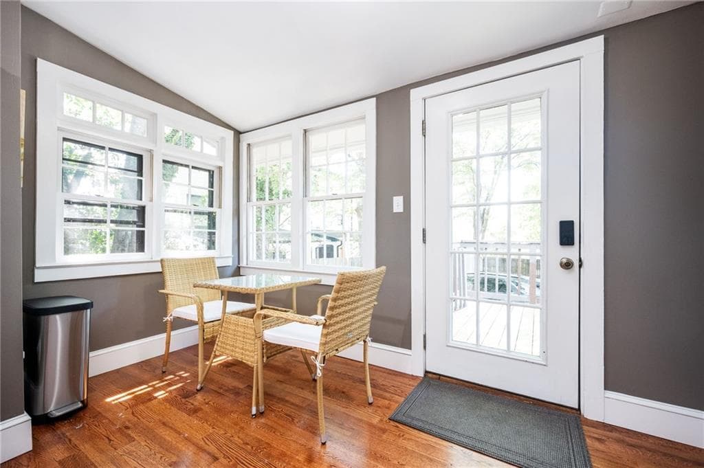 3 bedroom, 2 bathroom, 1,482 sq ft single family residence under contract at 1724 Defoor Avenue, Atlanta, GA 30318 — photo 9