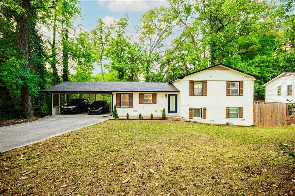 4 bedroom, 3 bathroom, 1,880 sq ft single family residence for sale at 1953 Copperfield Circle, Decatur, GA 30035 — photo 1 of 40