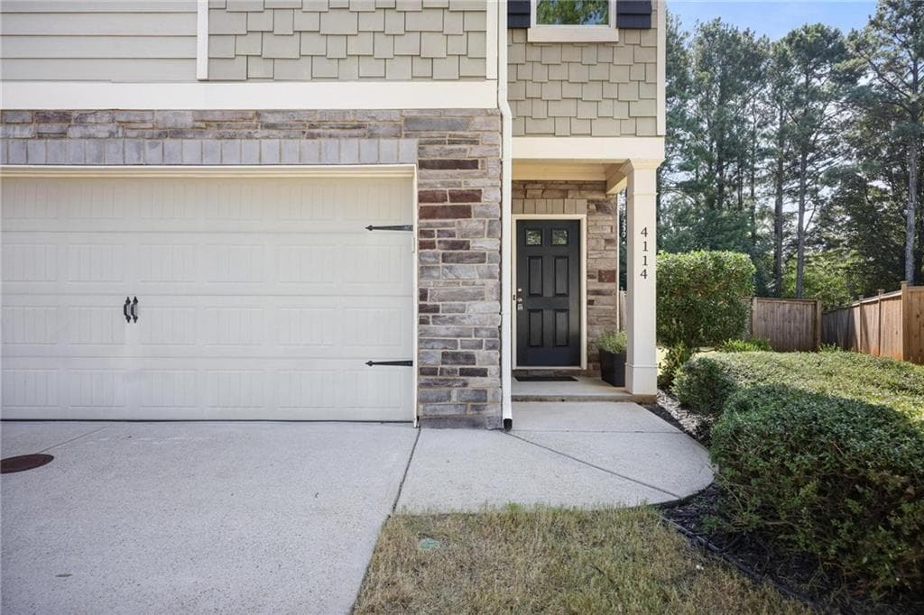 4 bedroom, 4 bathroom, 2,545 sq ft single family residence for sale at 4114 Elsdon Drive, Austell, GA 30106 — photo 2