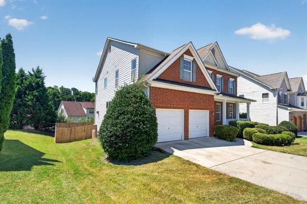 5 bedroom, 4 bathroom, 3,815 sq ft single family residence for sale at 5280 Lakerock Way, Atlanta, GA 30331 — photo 2