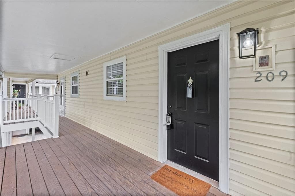 2 bedroom, 1 bathroom, 1,197 sq ft condominium for sale at 209 Augusta Drive, Marietta, GA 30067 — photo 4