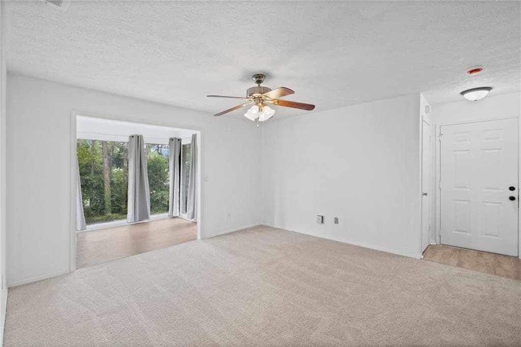 2 bedroom, 1 bathroom, 1,197 sq ft condominium for sale at 209 Augusta Drive, Marietta, GA 30067 — photo 5