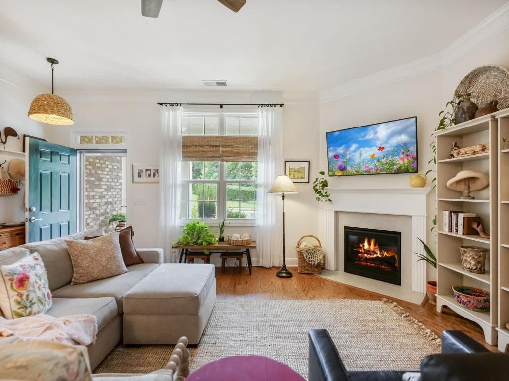 3 bedroom, 3 bathroom, 2,163 sq ft condominium under contract at 3288 Telhurst Way, Buford, GA 30519 — photo 4
