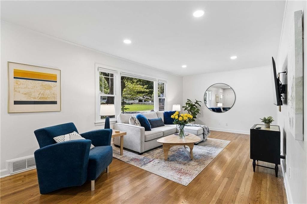 4 bedroom, 2 bathroom, 1,842 sq ft single family residence under contract at 473 Hyde Drive, Marietta, GA 30060 — photo 5
