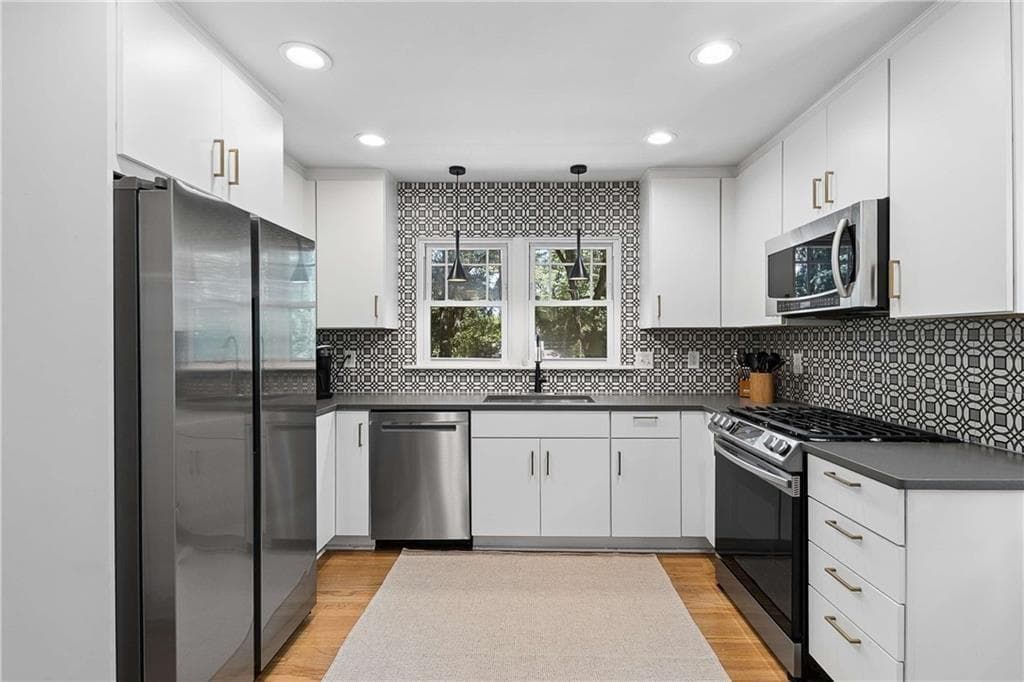 4 bedroom, 2 bathroom, 1,842 sq ft single family residence under contract at 473 Hyde Drive, Marietta, GA 30060 — photo 10