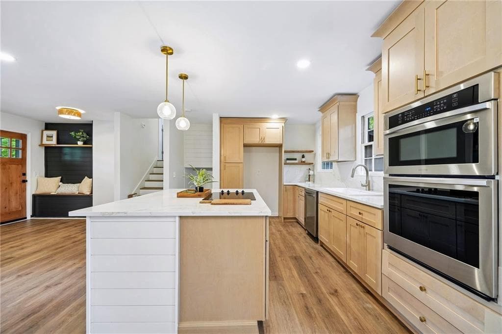 4 bedroom, 3 bathroom, 2,214 sq ft single family residence for sale at 512 Wood Forest Court, Marietta, GA 30066 — photo 8