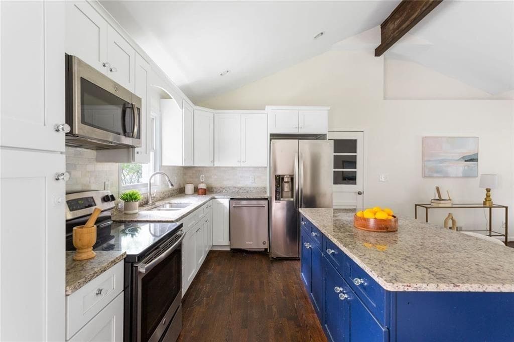 3 bedroom, 2 bathroom, 1,727 sq ft single family residence under contract at 3683 Lee Street, Smyrna, GA 30080 — photo 3